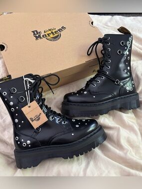 Dr. Martens Jadon Hi Studded Buttero Leather Platform Boots Womens Size 9 NEW